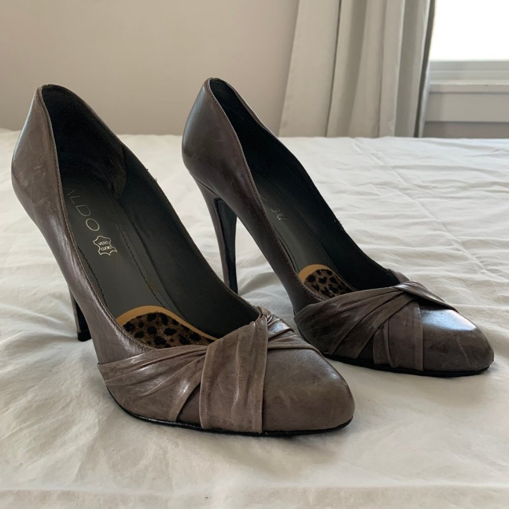 Aldo grey gray leather pumps 3 inch mid heels closed pointed toe EU 39 US 8.5